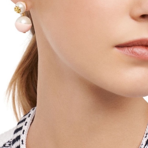 TORY BURCH • Dipped Logo Pearl Drop Earrings - Picture 2 of 4